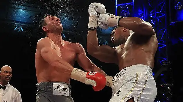 سازو کار ضربات وارد بر سر در ورزش بوکس