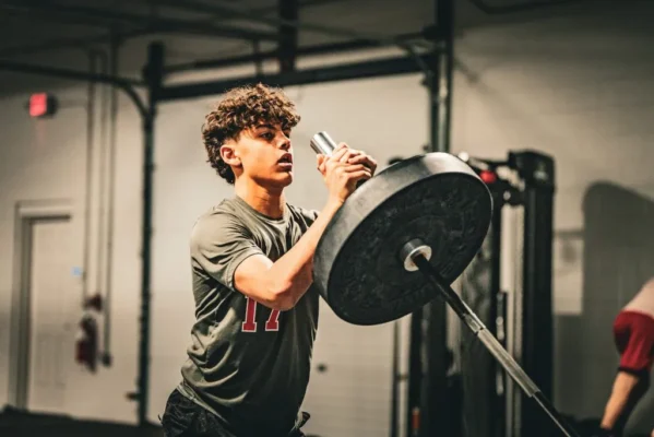 ۱۸ فایده علمی برای تمرینات وزنه