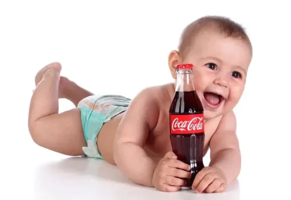 عوارض مصرف نوشابه در کودکان چیست؟
