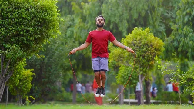 ۱۰ دقیقه زندگی با طناب