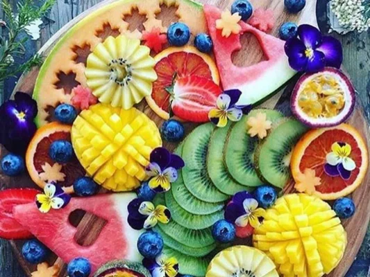 ميوه را در صبحانه خود بگنجانيد