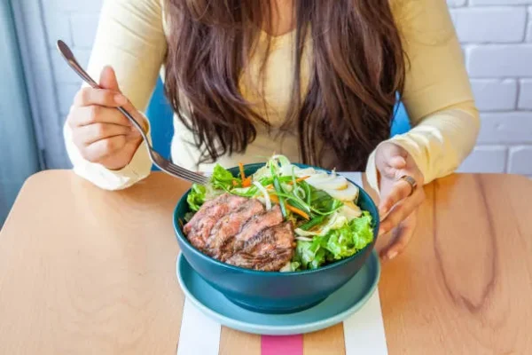 دلیل مصرف پروتئین توسط خانمها