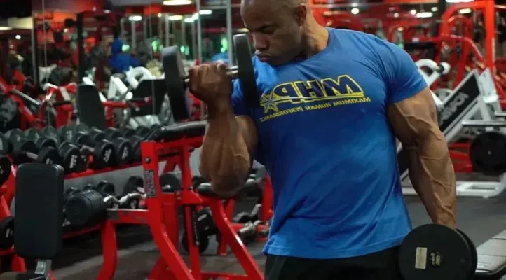 تمرینات بازو ویکتور مارتینرز